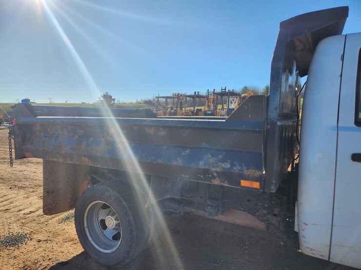 2009-chevrolet-3500-image-14