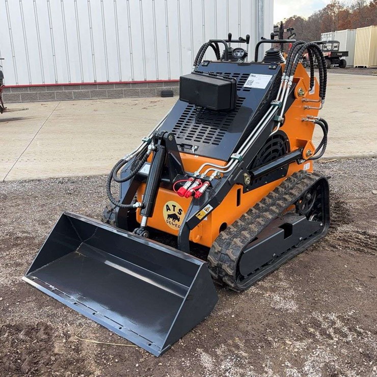 Landhero Mini Stand-On Skid Loader