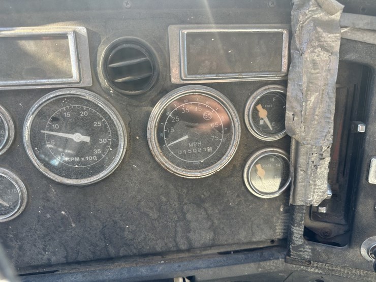 1990-ford-l9000-image-39