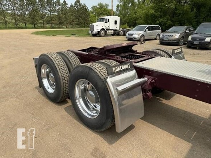 2002-peterbilt-379-image-27