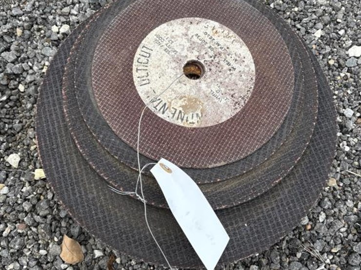 #29-•-large-cut-off-wheels--bundle-sizes-may-vary-image-1