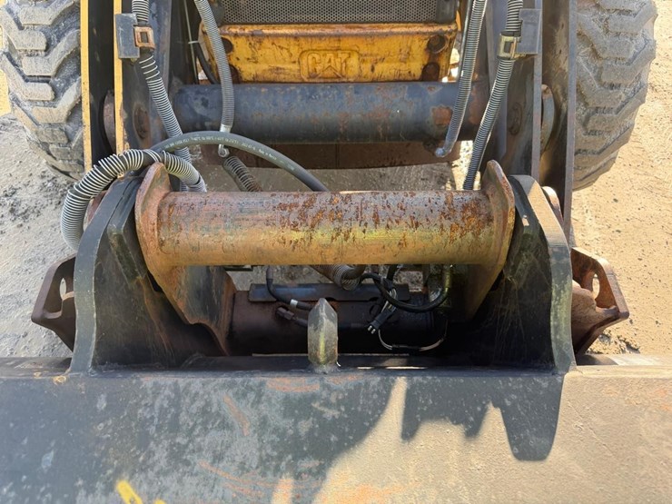 caterpillar-420d-image-11