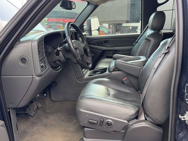 2006-gmc-2500-image-24