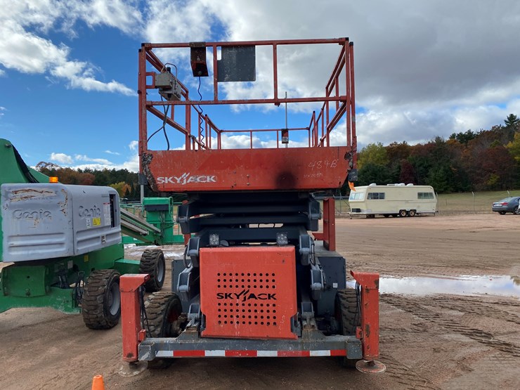 #474-•-2013-skyjack-sj9250-rough-terrain-4x4-diesel-scissor-lift-(mosinee,-wi)-image-2