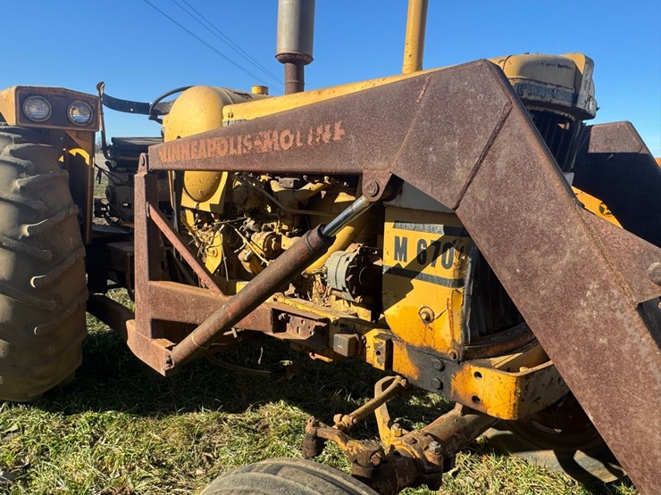 minneapolis-moline-m670-image-14