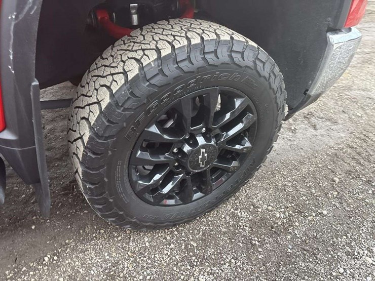 2025-chevrolet-2500-image-11