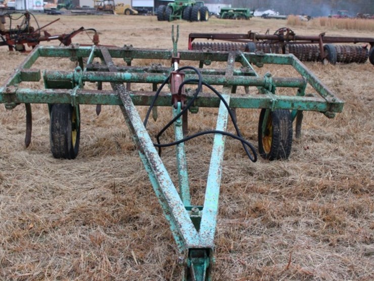 10'-chisel-plow-image-1