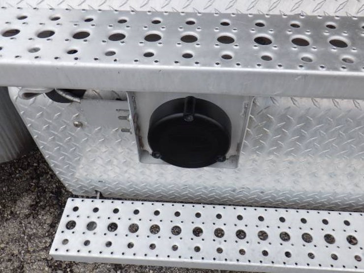 2019-freightliner-cascadia-126-image-5