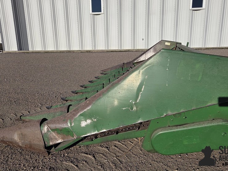 john-deere-9r22-corn-head-image-8