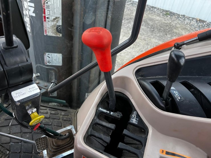 2015-kubota-m8560-image-31