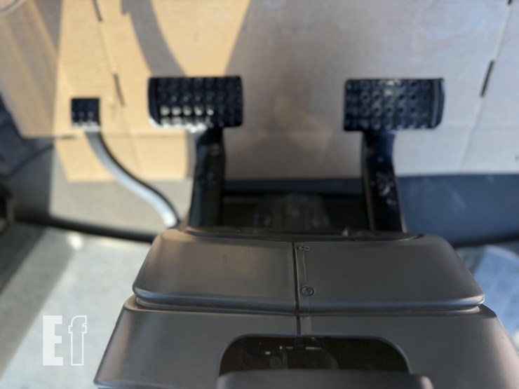 challenger-mt755e-image-27