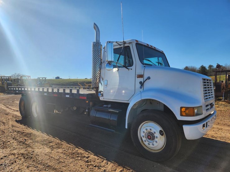 international-8100-image-7