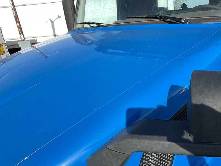 #202-•-2015-volvo-semi-tractor-(has-wi-title)-(denmark,-wi)-image-15