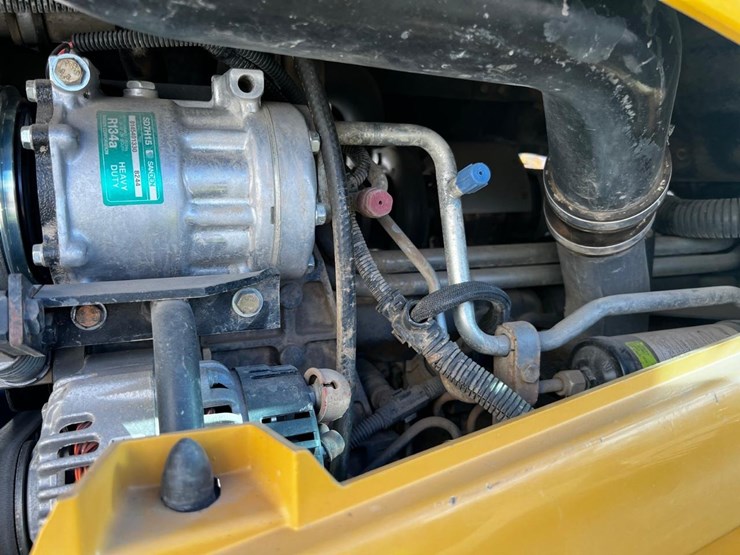 2011-challenger-mt675c-image-19