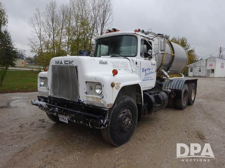 mack-r686st-image-2