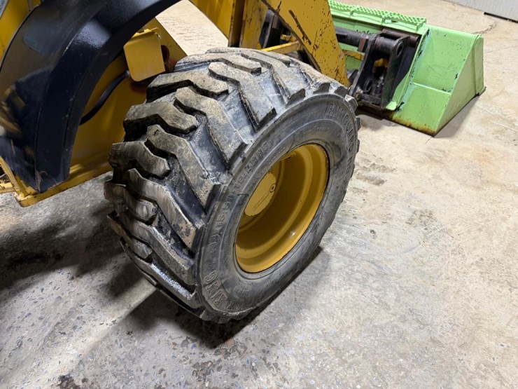 2015-caterpillar-903c-image-18