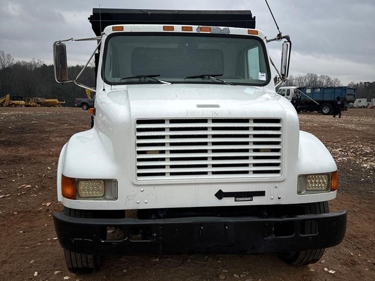 international-4700-image-8