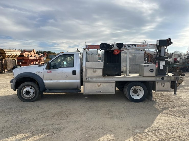 2006-ford-f550-image-2