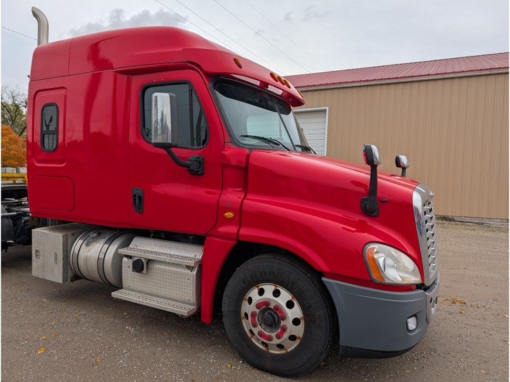 freightliner-cascadia-125-image-4