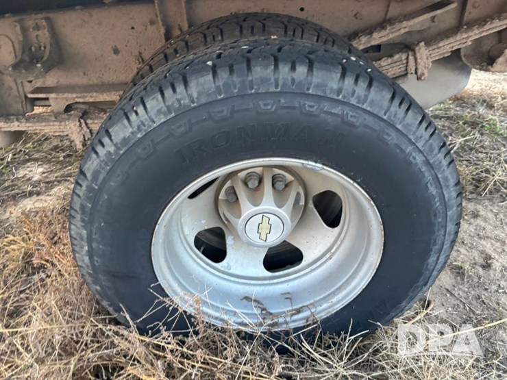 2009-chevrolet-3500hd-image-24