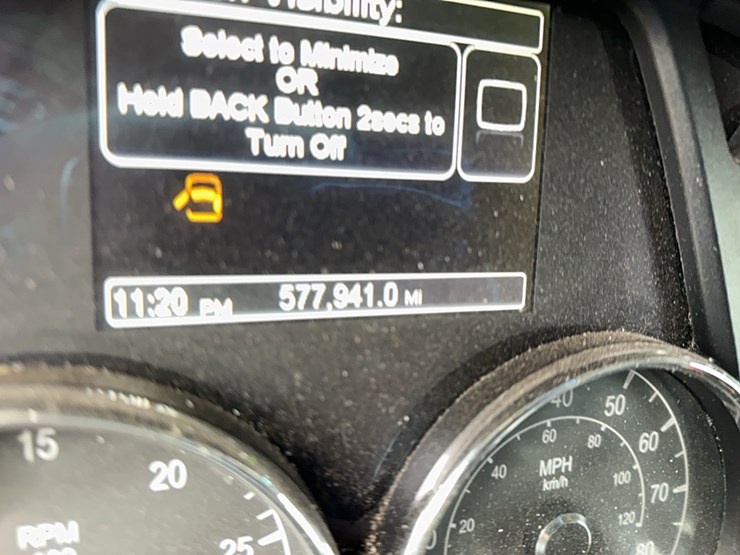 2020-peterbilt-579-image-14