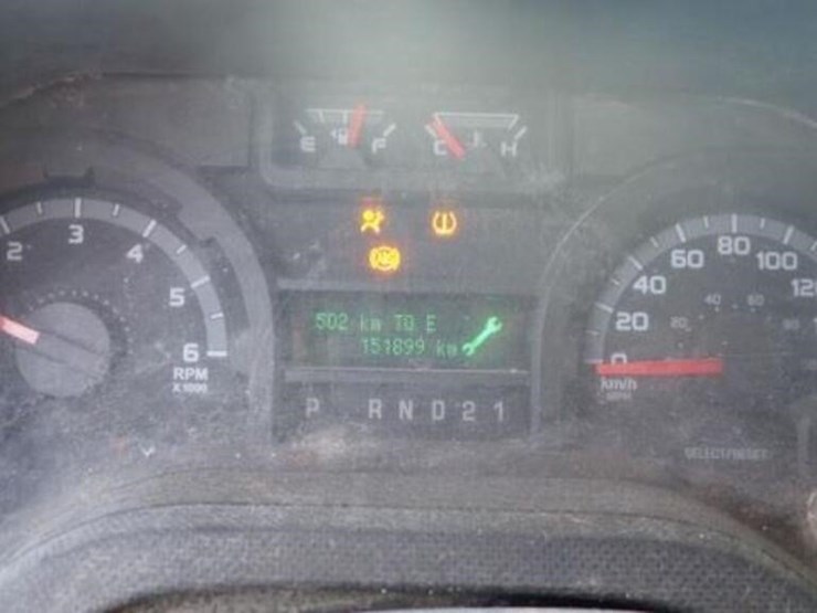 2010-ford-e350-xlt-image-11