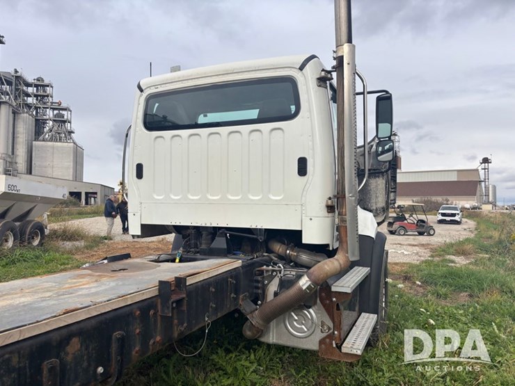 freightliner-114sd-image-47