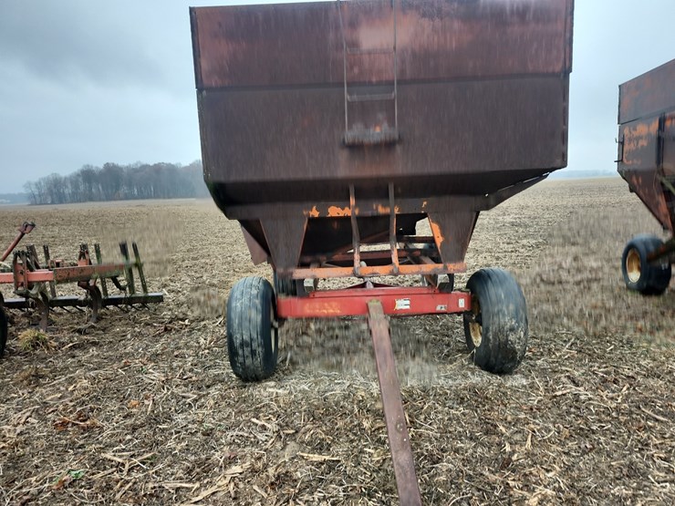 unverferth-gravity-wagon-w/gear-image-8