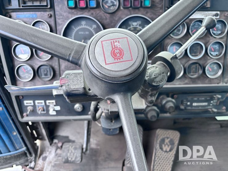 kenworth-t600a-image-76