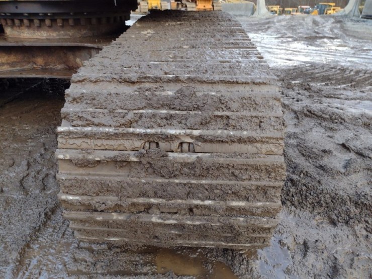 caterpillar-325d-image-40