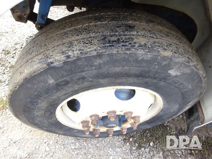 2003-international-8100-image-38