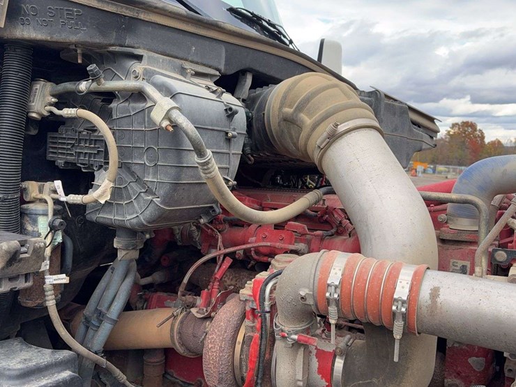 2016-kenworth-t880-image-38