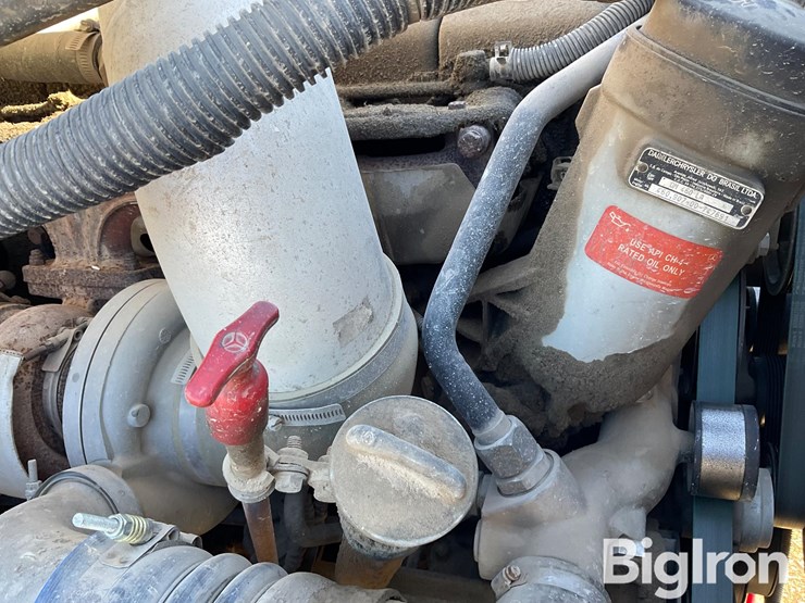 2004-freightliner-columbia-120-image-20