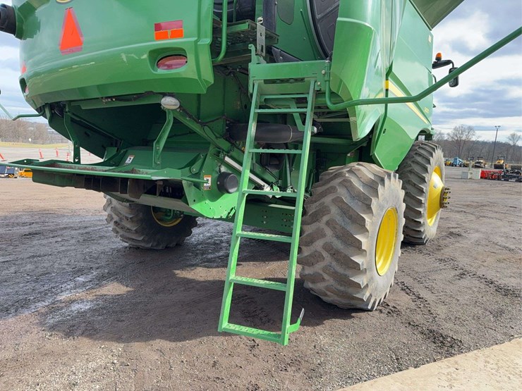 2013-john-deere-s670-image-18