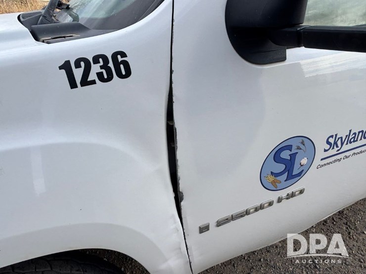 2009-gmc-sierra-2500hd-image-24