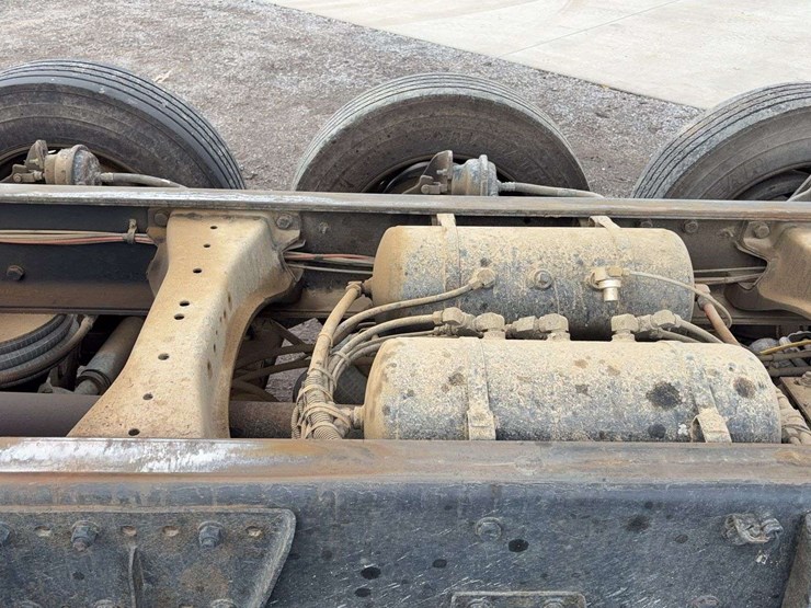 2017-kenworth-t880-image-65