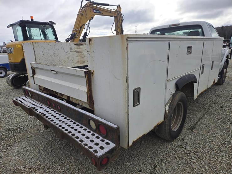 2011-ford-f350-image-15