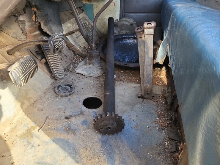 1953-gmc-354-24-round-top-cab-single-axle-grain-truck--needs-axle-shaft-image-46