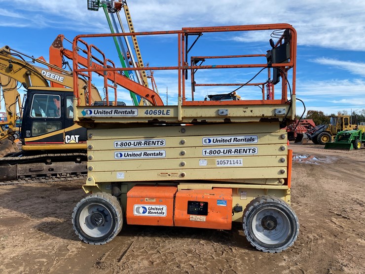 2017-jlg-4069le-image-8