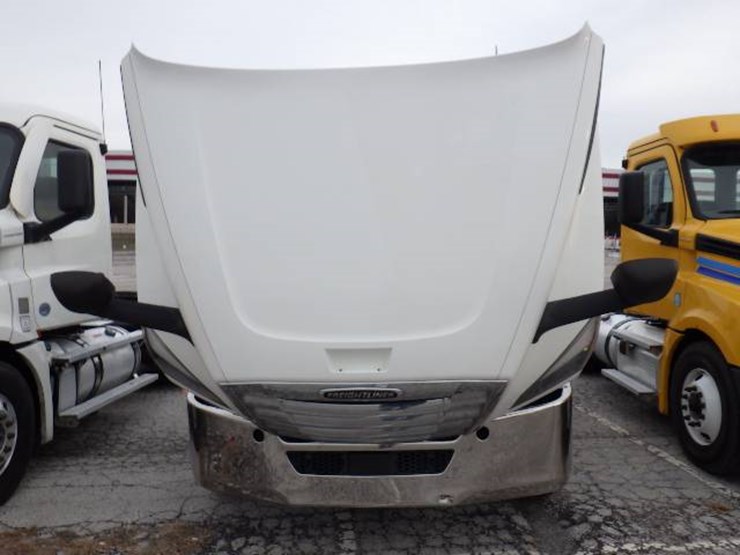 2020-freightliner-cascadia-126-image-20