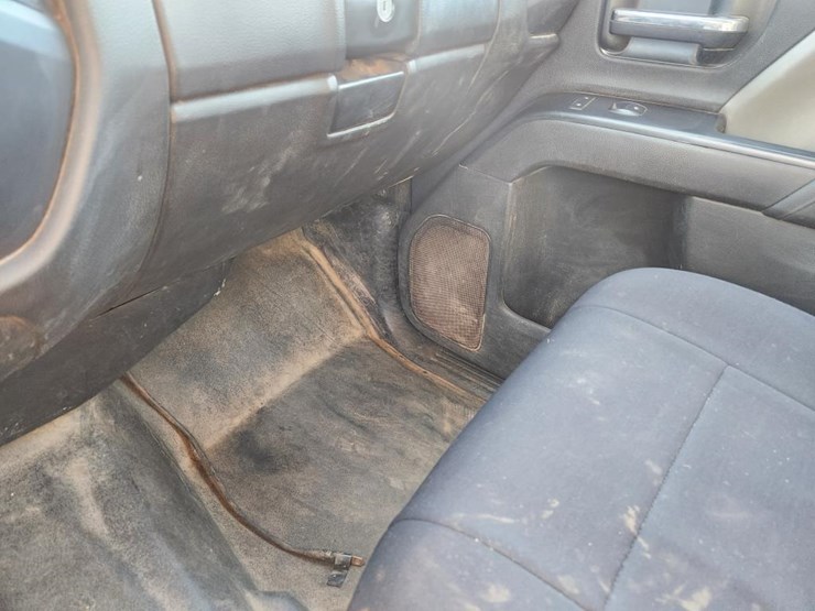 2017-chevrolet-2500-image-40