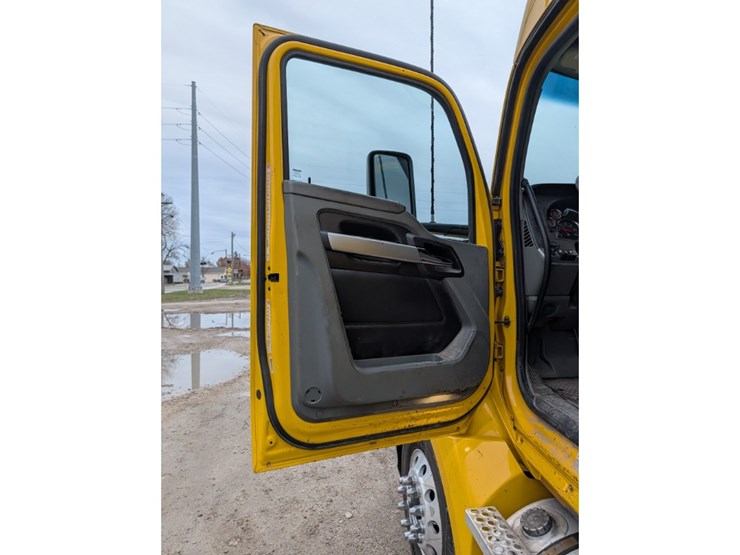 kenworth-t680-image-19