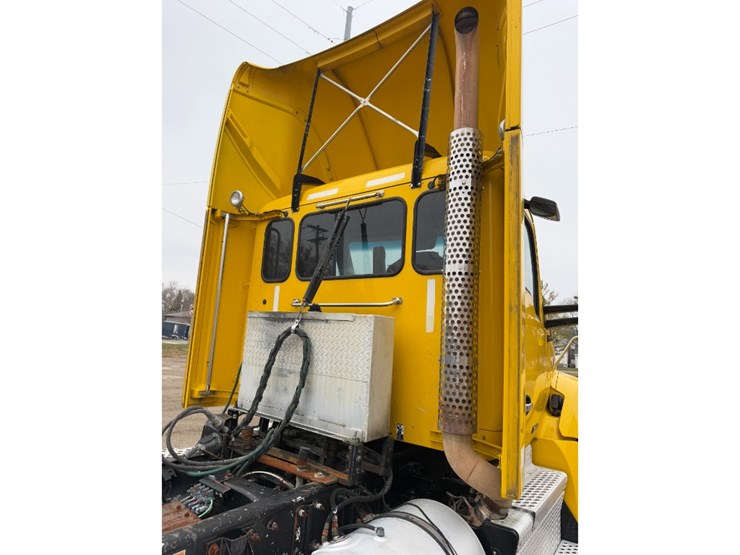 2019-kenworth-t880-image-23