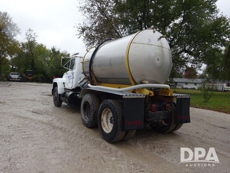 mack-r686st-image-30