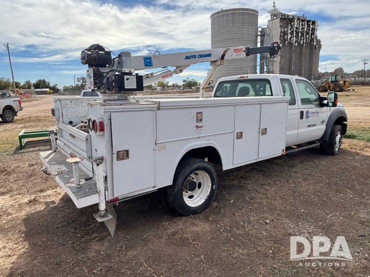 2011-ford-f550-image-9