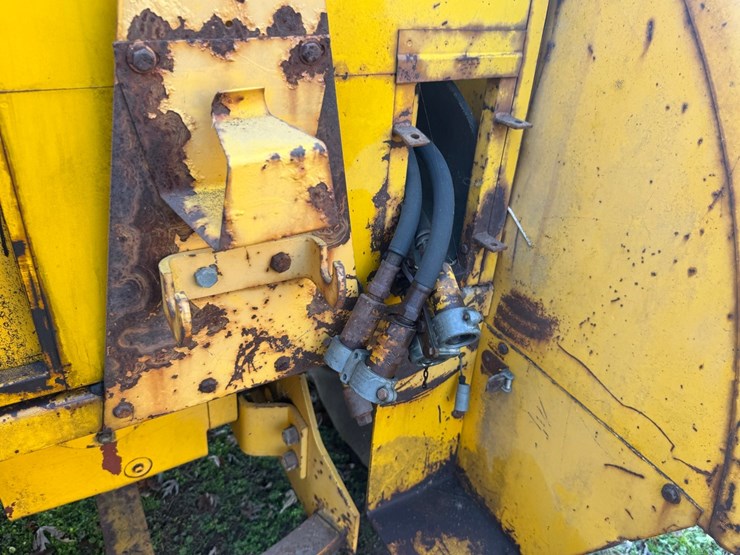 minneapolis-moline-g1000-image-14