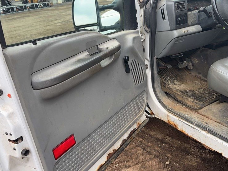 2004-ford-f350-image-23