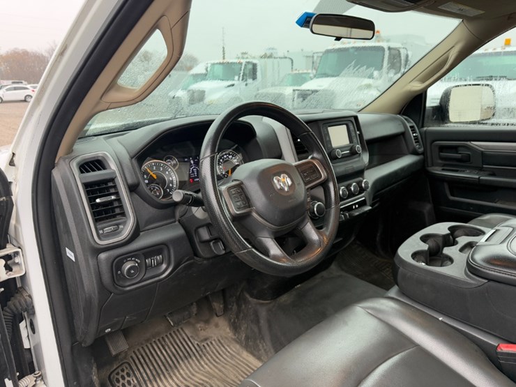 2020-dodge-3500-image-13