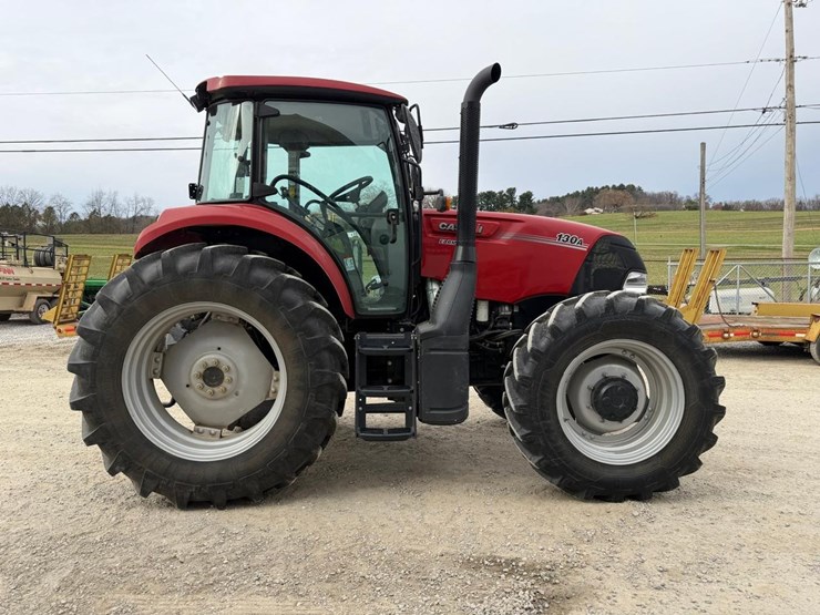 2019-case-ih-farmall-130a-image-6