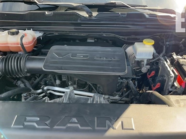 2019-ram-1500-big-horn-image-10